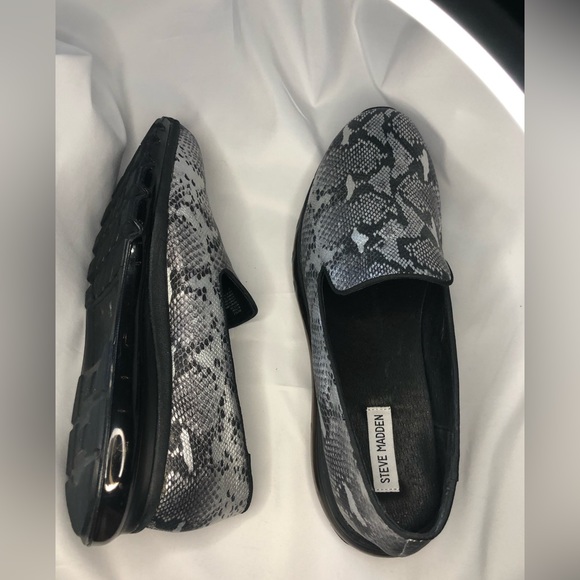 Grey Snake 🐍 Steve Madden slip on loafer sz 13 - Picture 8 of 16